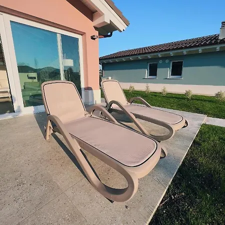 بيت للعطل La Quintana De Jose Muros de Nalón